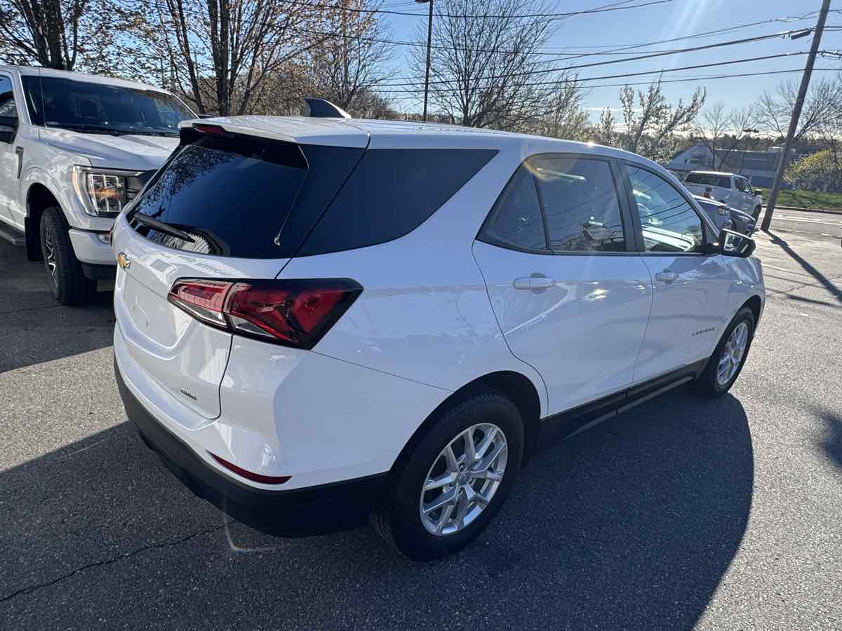 View vehicle photo 3