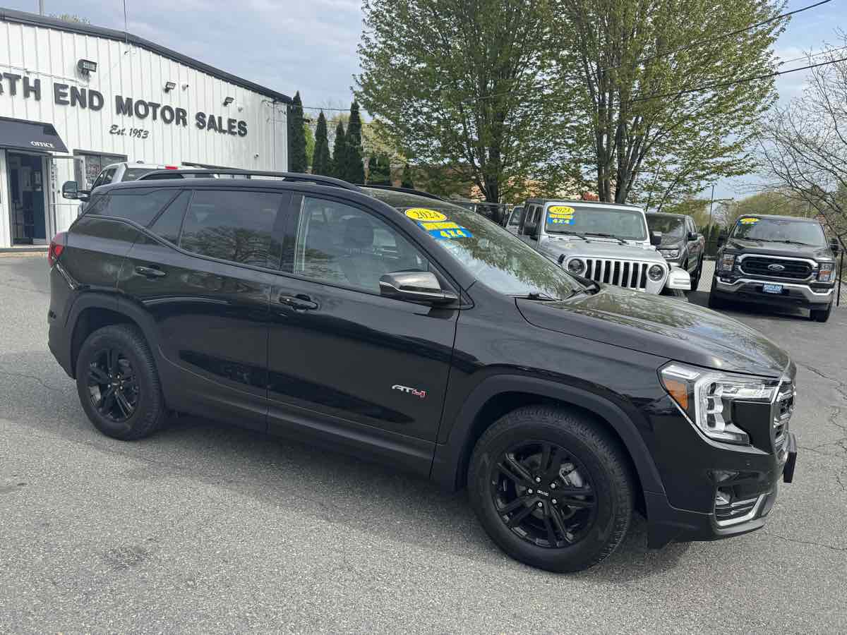 View vehicle photo 2