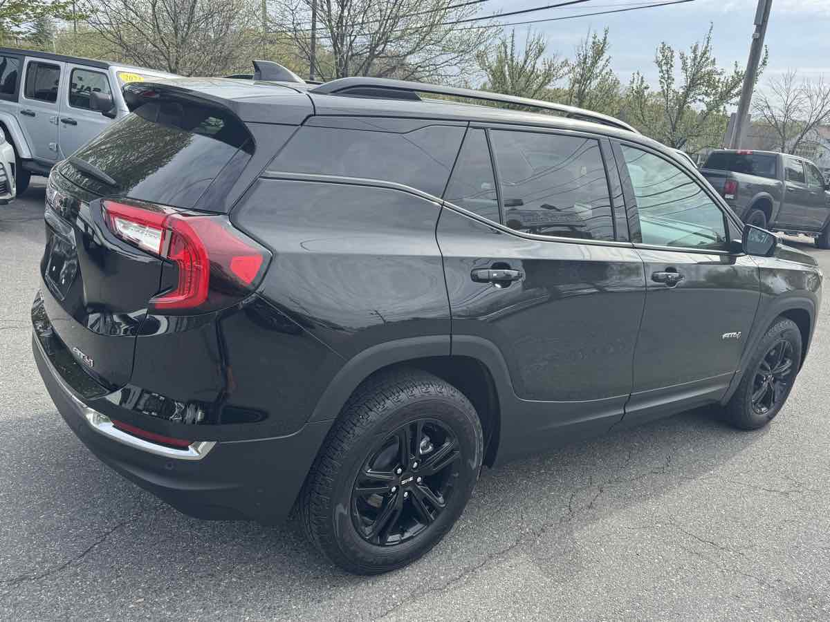 View vehicle photo 3