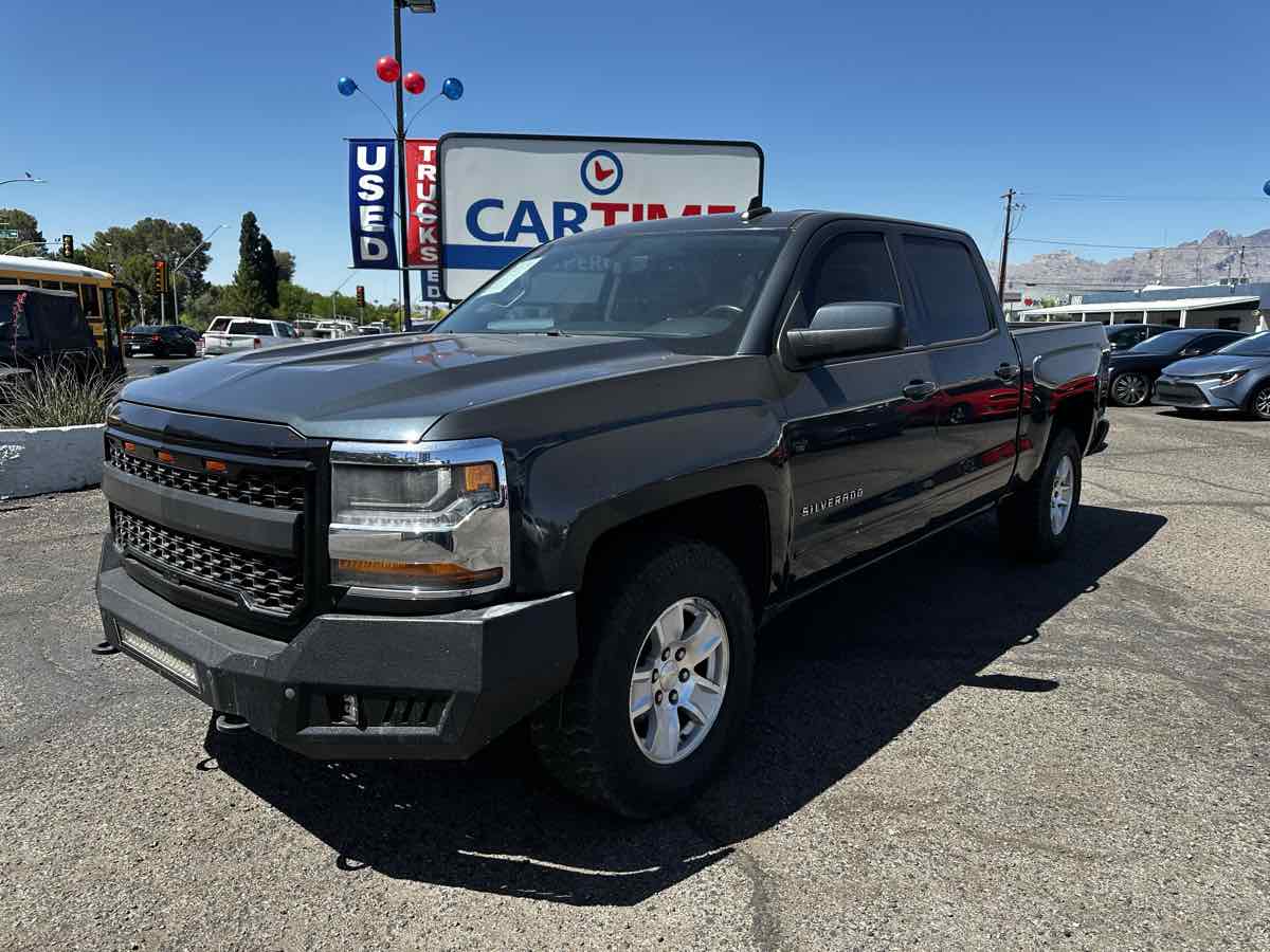 Chevrolet Silverado photo 2