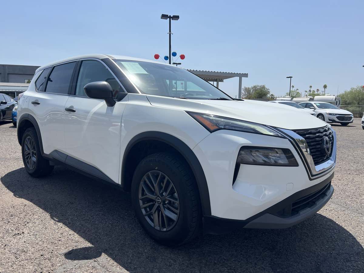 2023 Nissan Rogue S - Photo 3