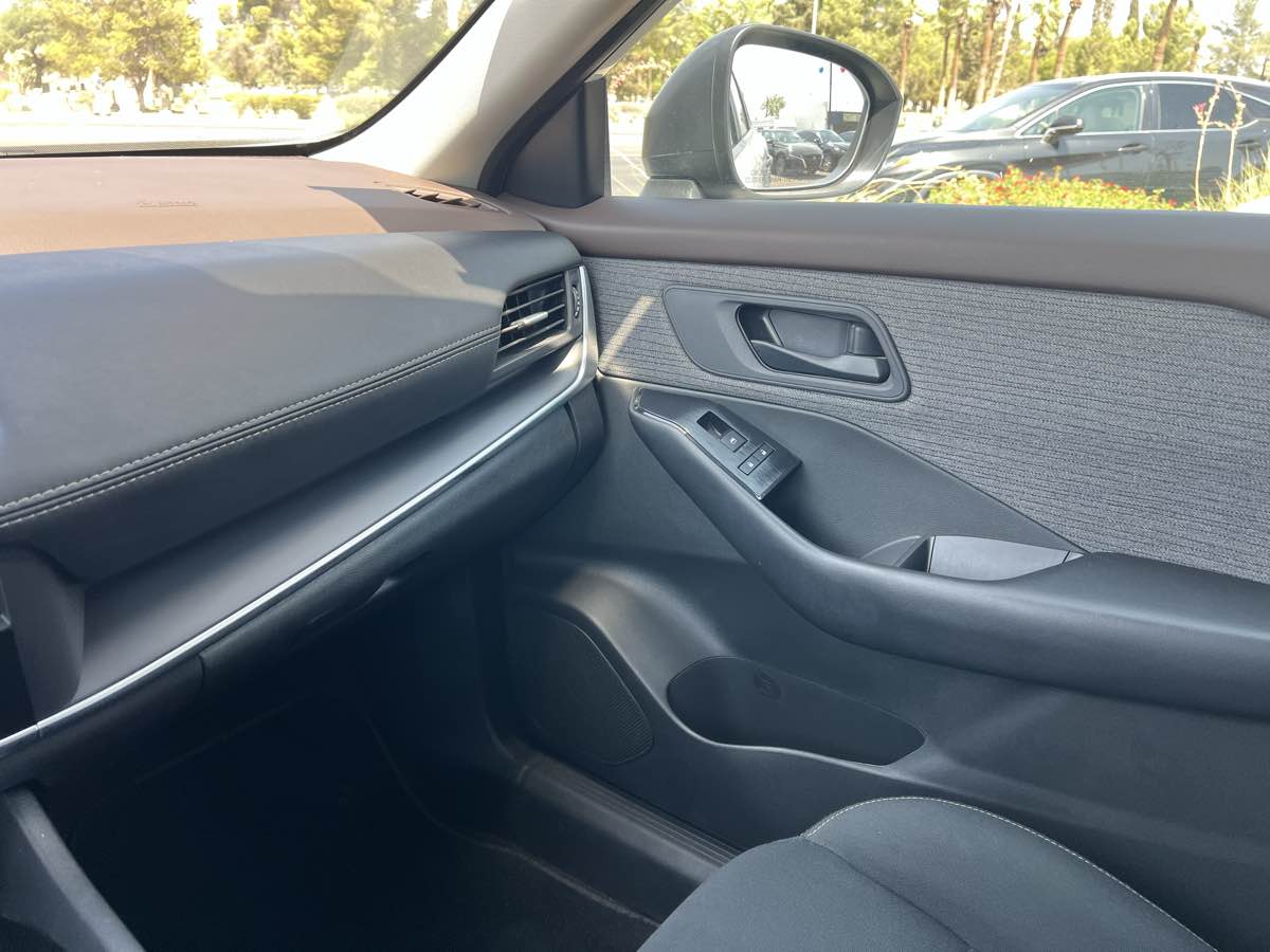 2023 Nissan Rogue S - Photo 17