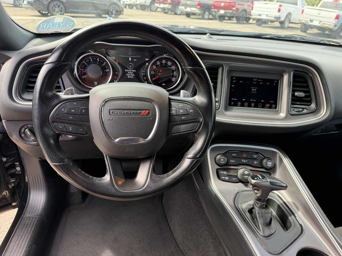 Dodge Challenger photo 10