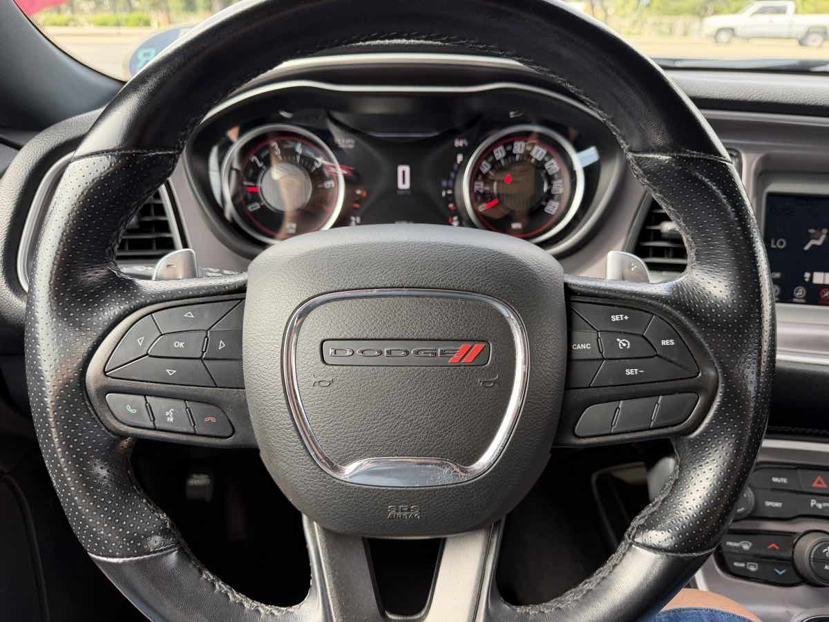 Dodge Challenger photo 11