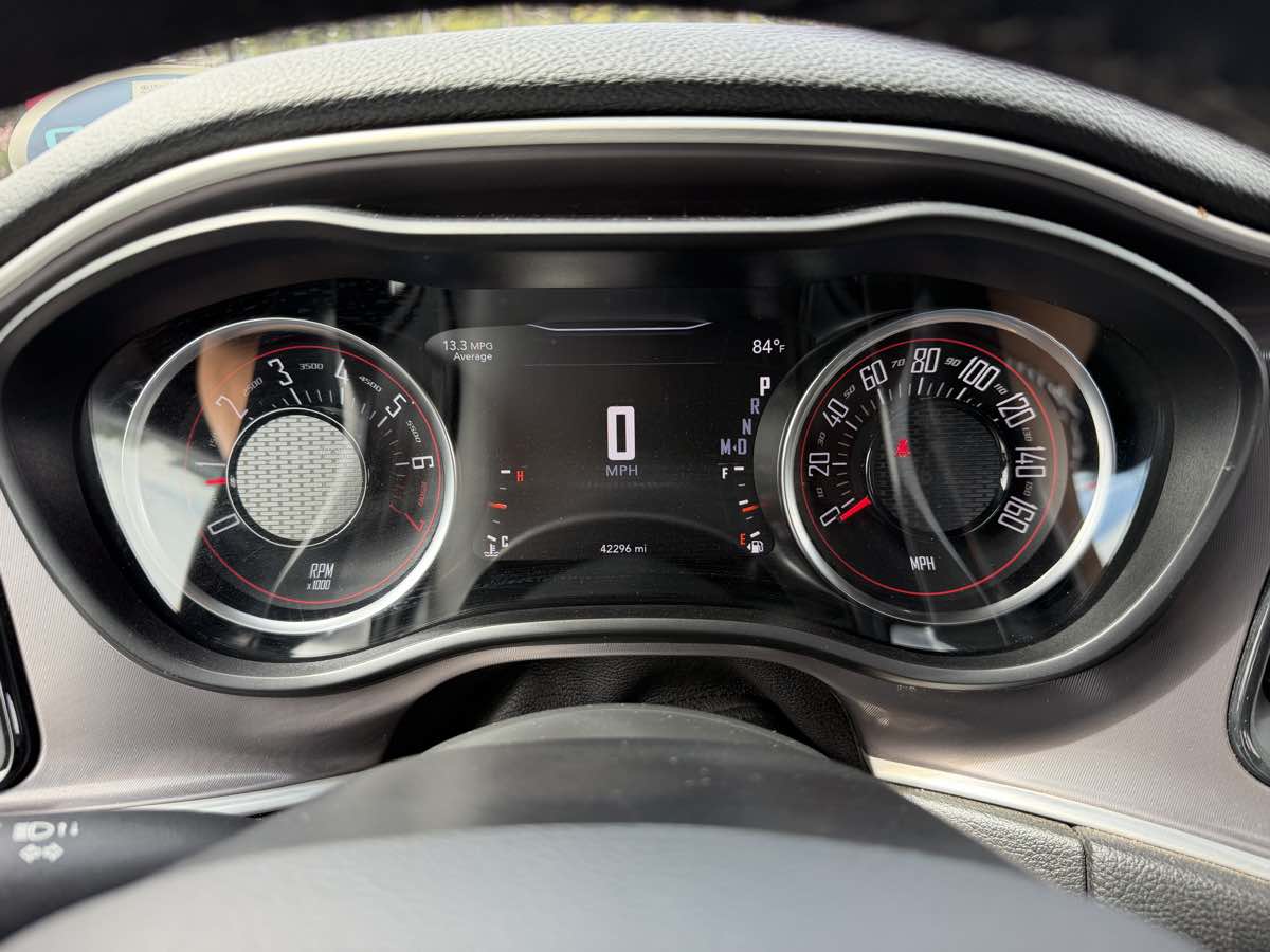 Dodge Challenger photo 12
