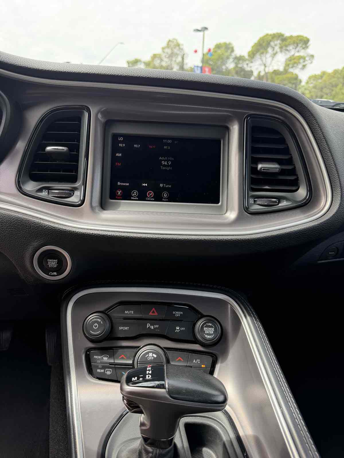 Dodge Challenger photo 13