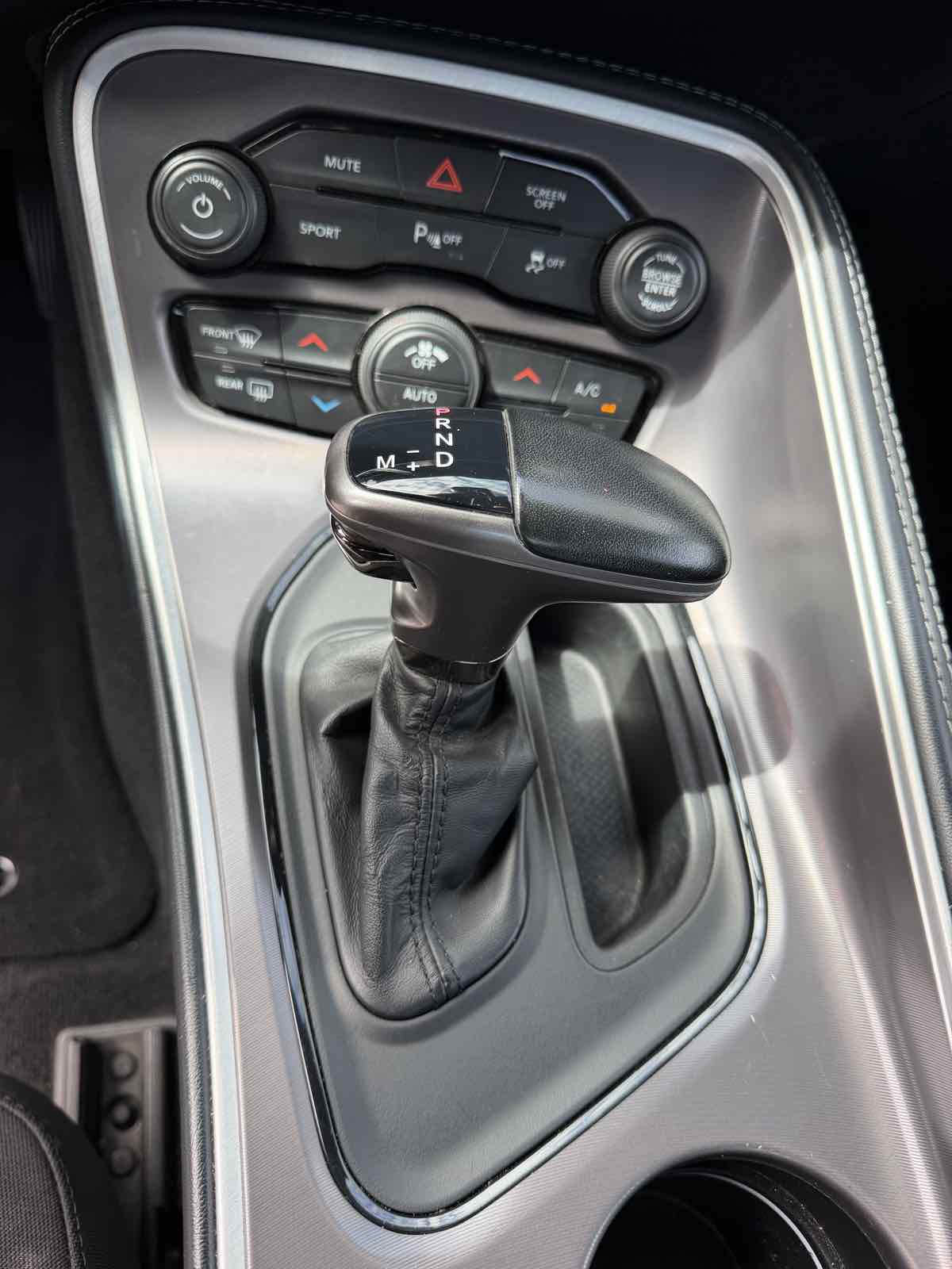 Dodge Challenger photo 15