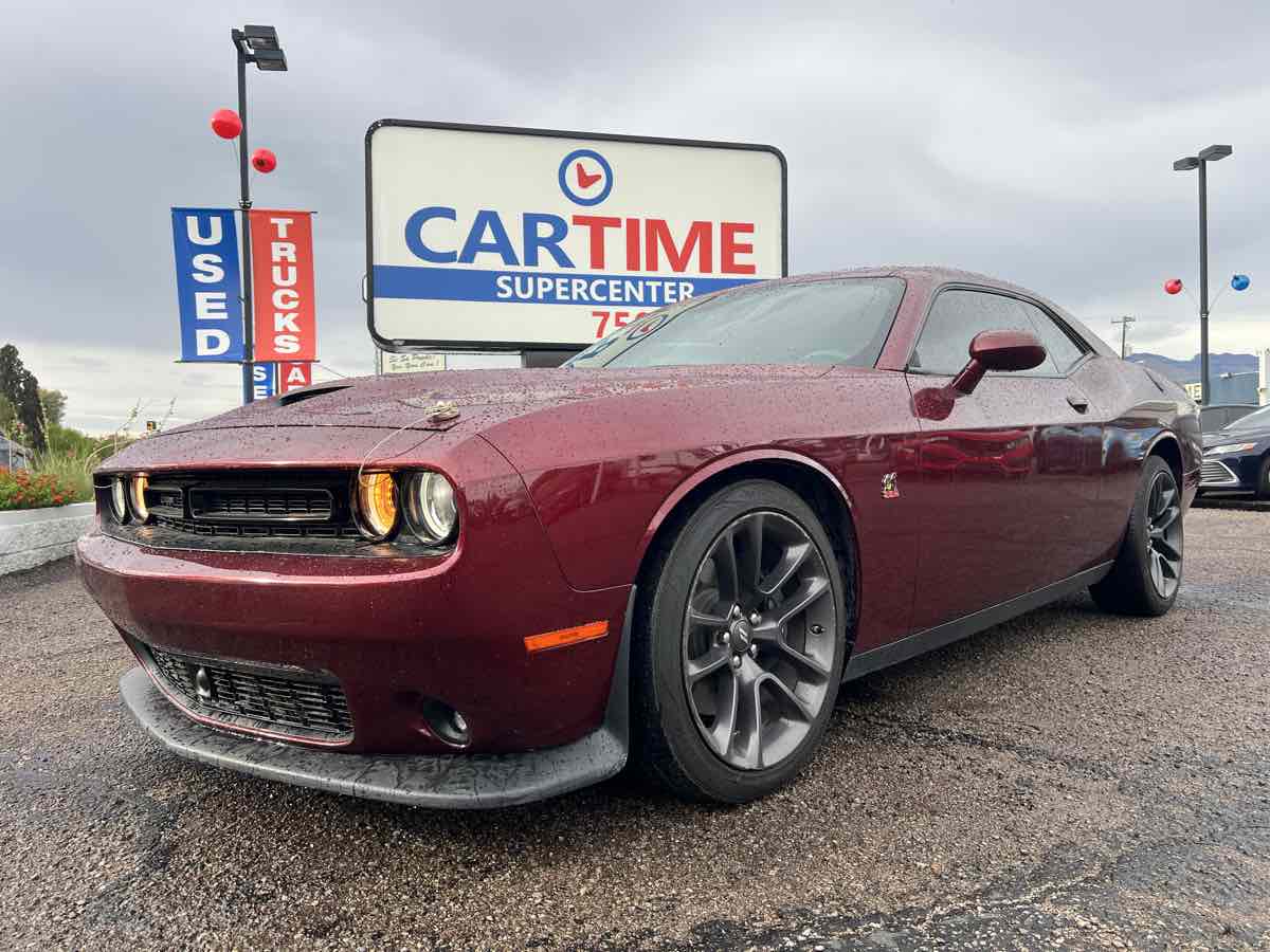 Dodge Challenger photo 2