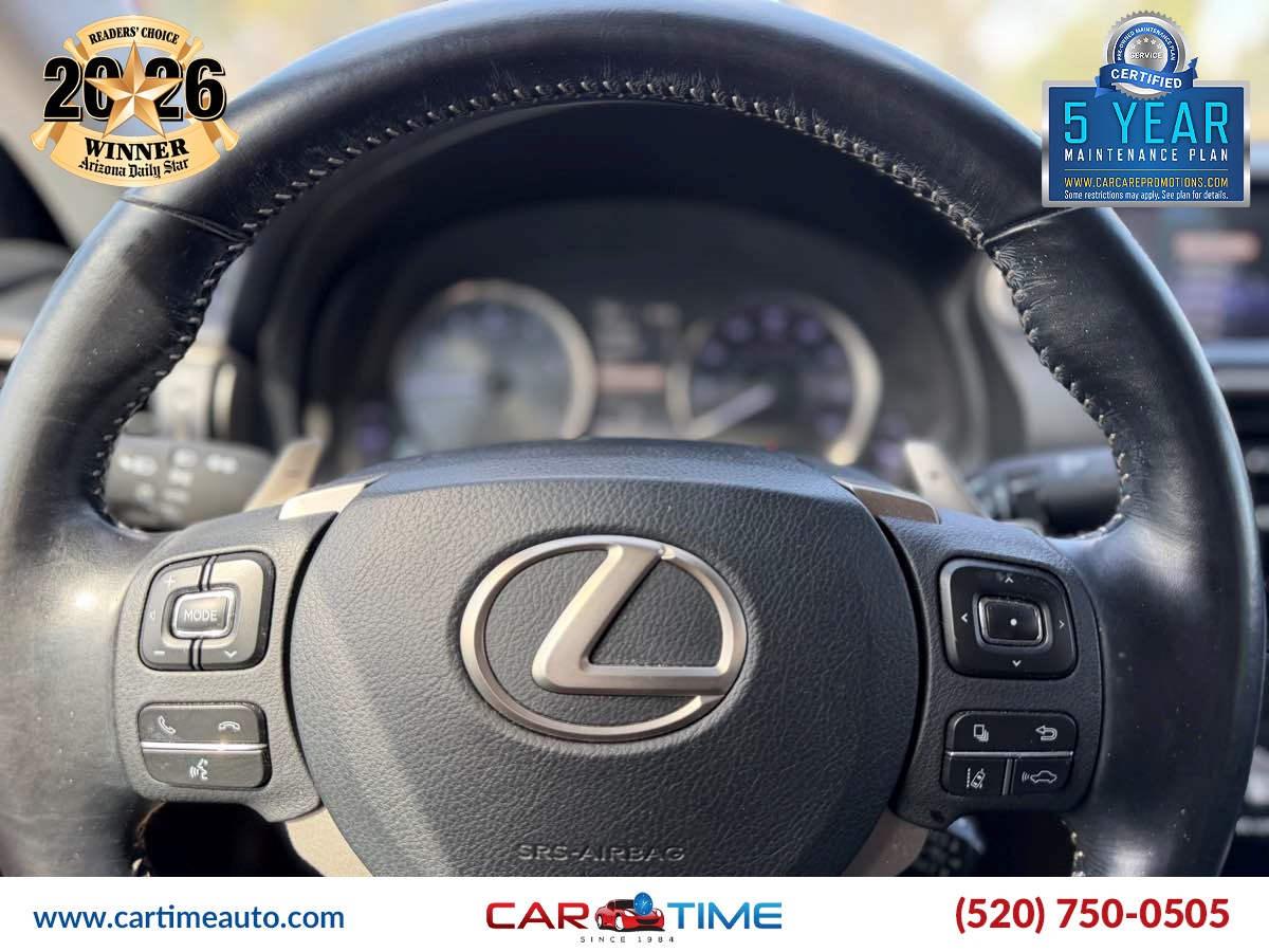 Lexus IS photo 11
