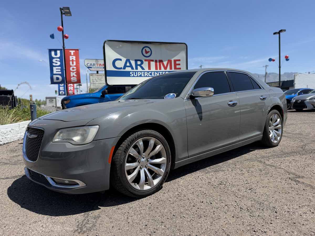 Chrysler 300 photo 2
