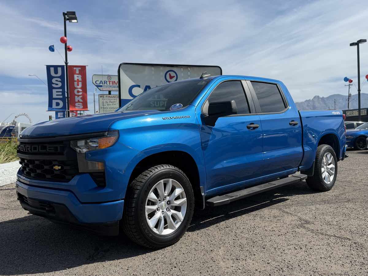 Chevrolet Silverado photo 2