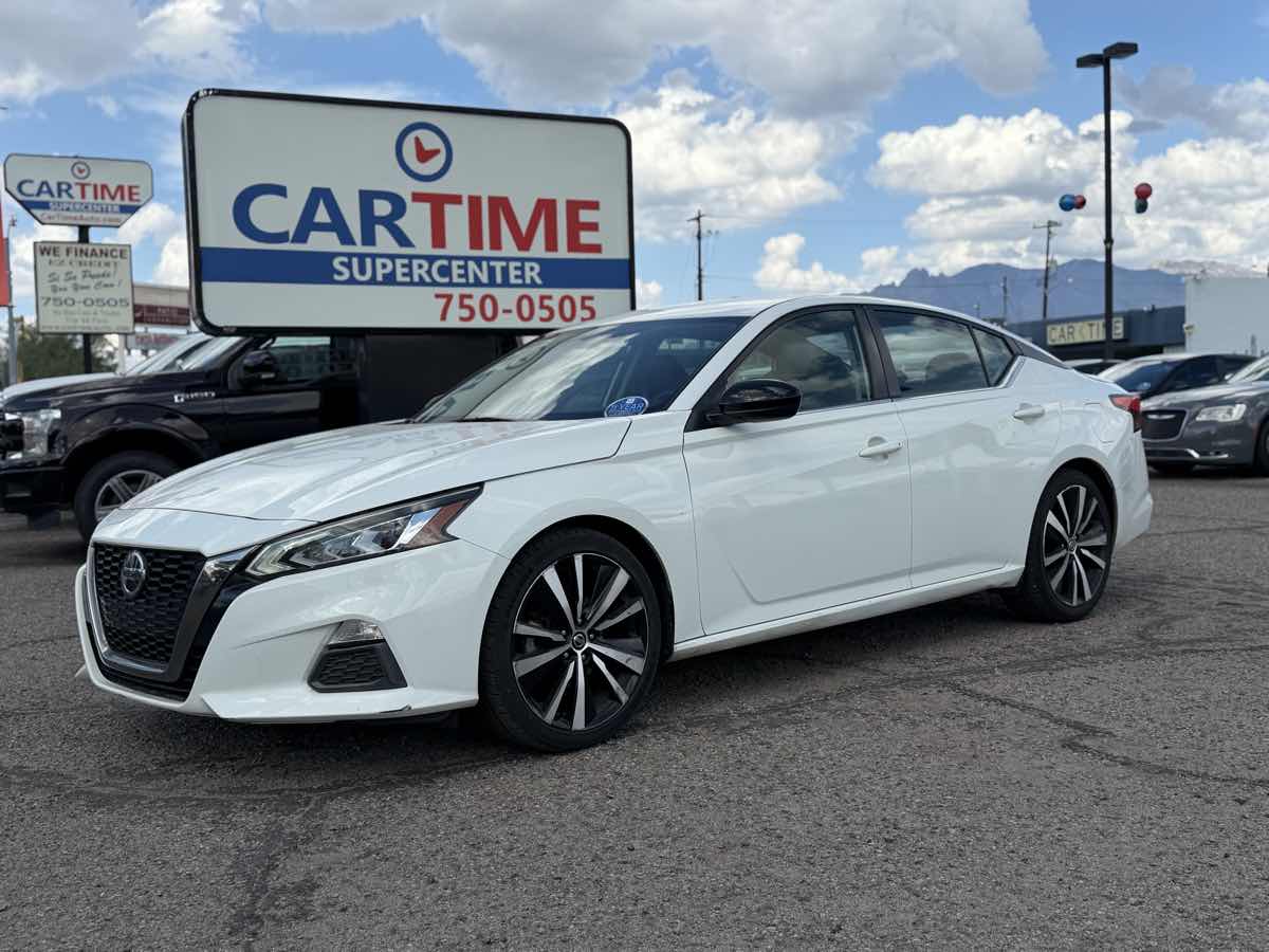 Nissan Altima photo 2