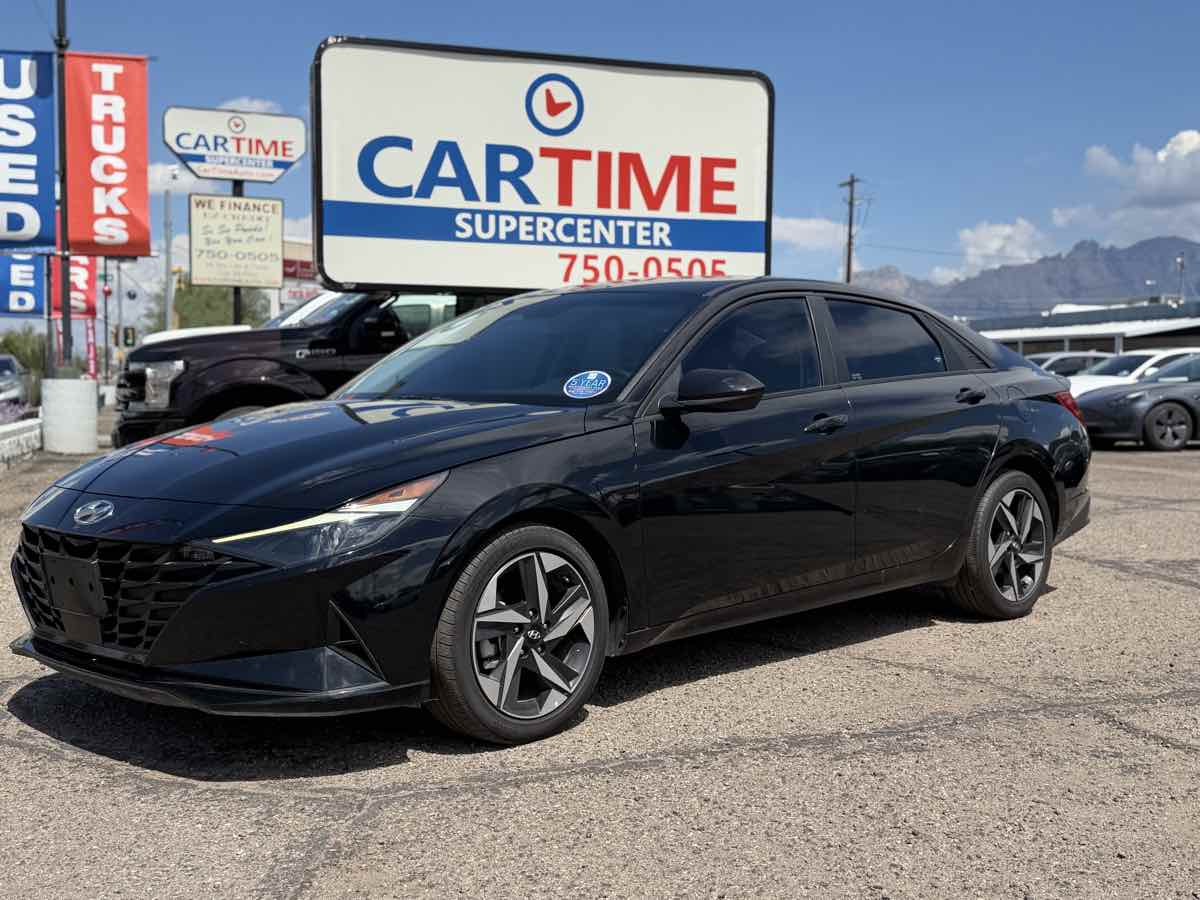 Hyundai Elantra photo 2
