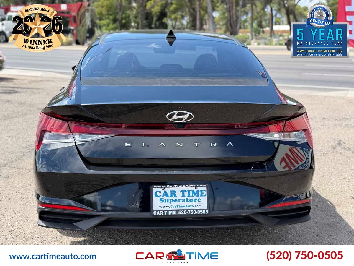 Hyundai Elantra photo 5