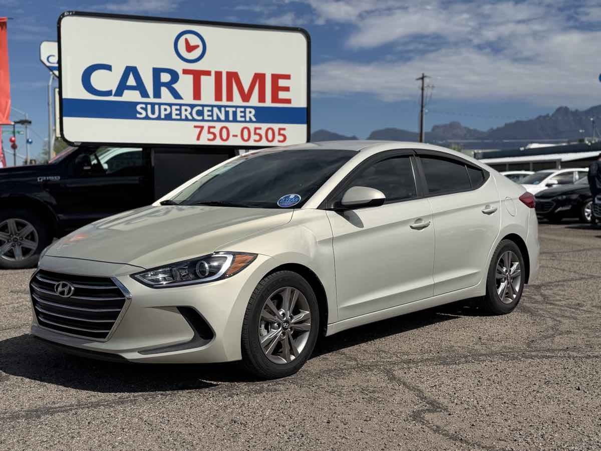 Hyundai Elantra photo 2