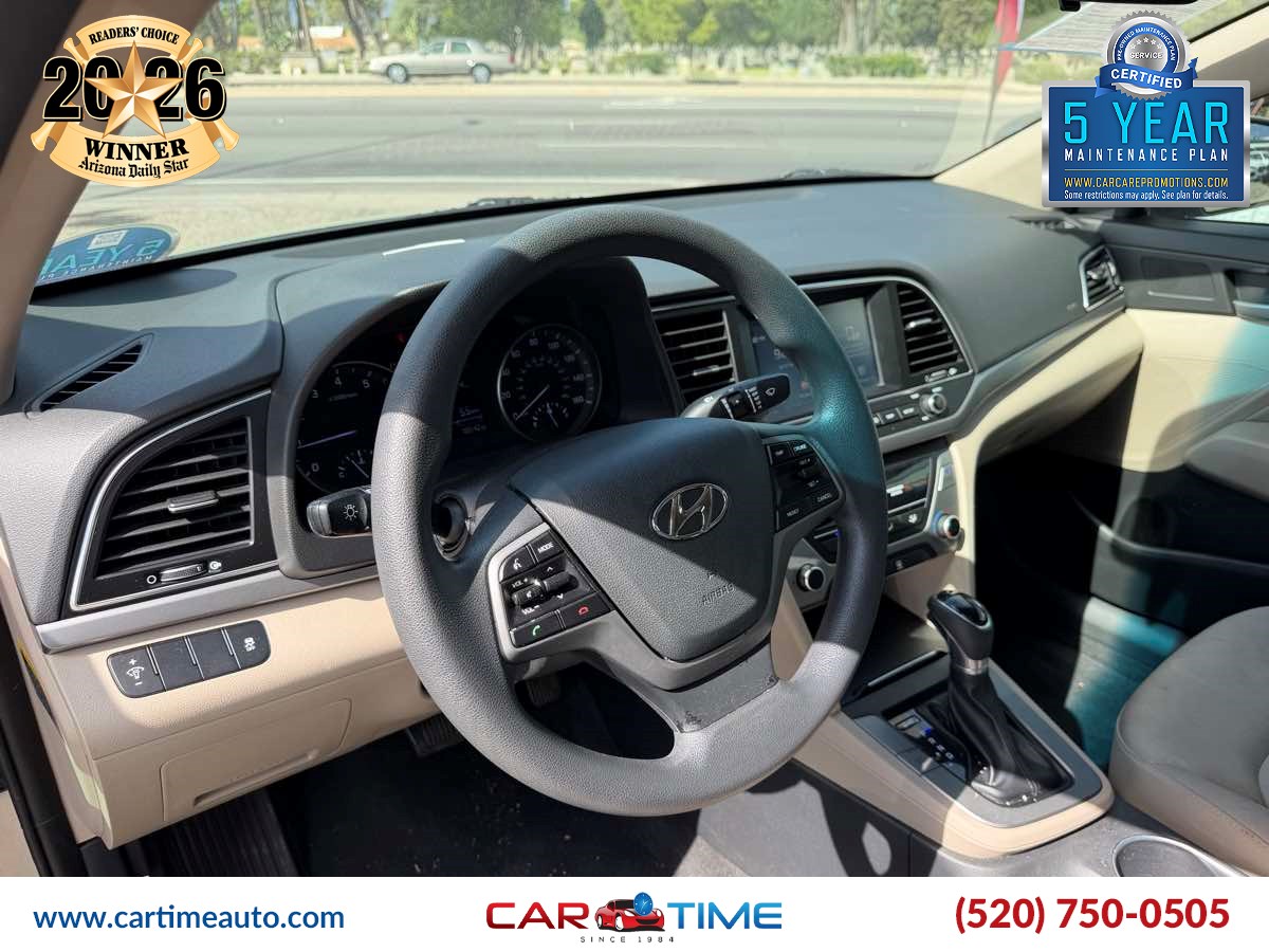 Hyundai Elantra photo 8