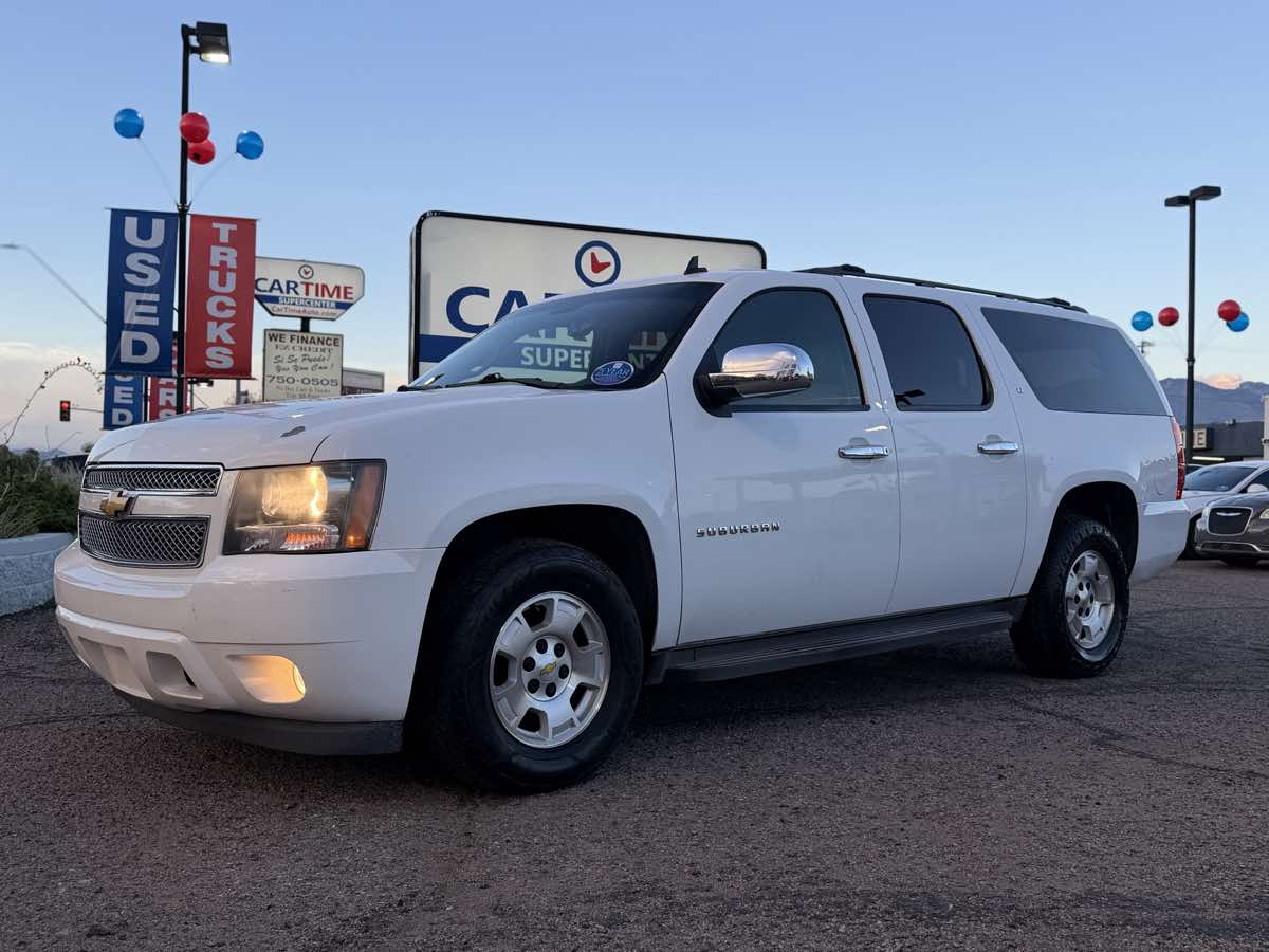 Chevrolet Suburban photo 2