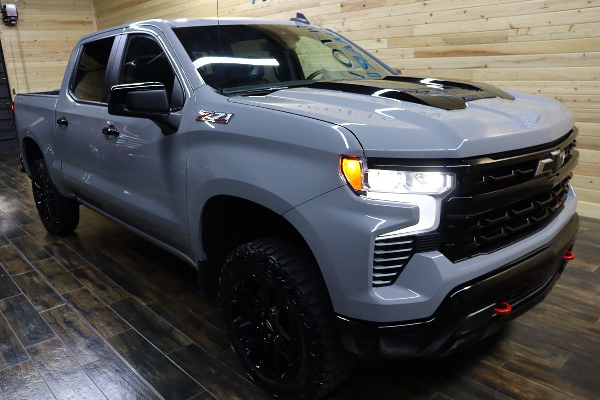 2024 Chevrolet Silverado 1500 LT Trail Boss photo 2