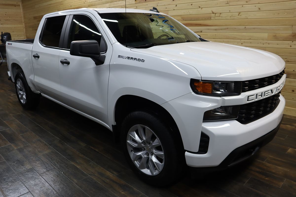 2020 Chevrolet Silverado 1500 Custom photo 2
