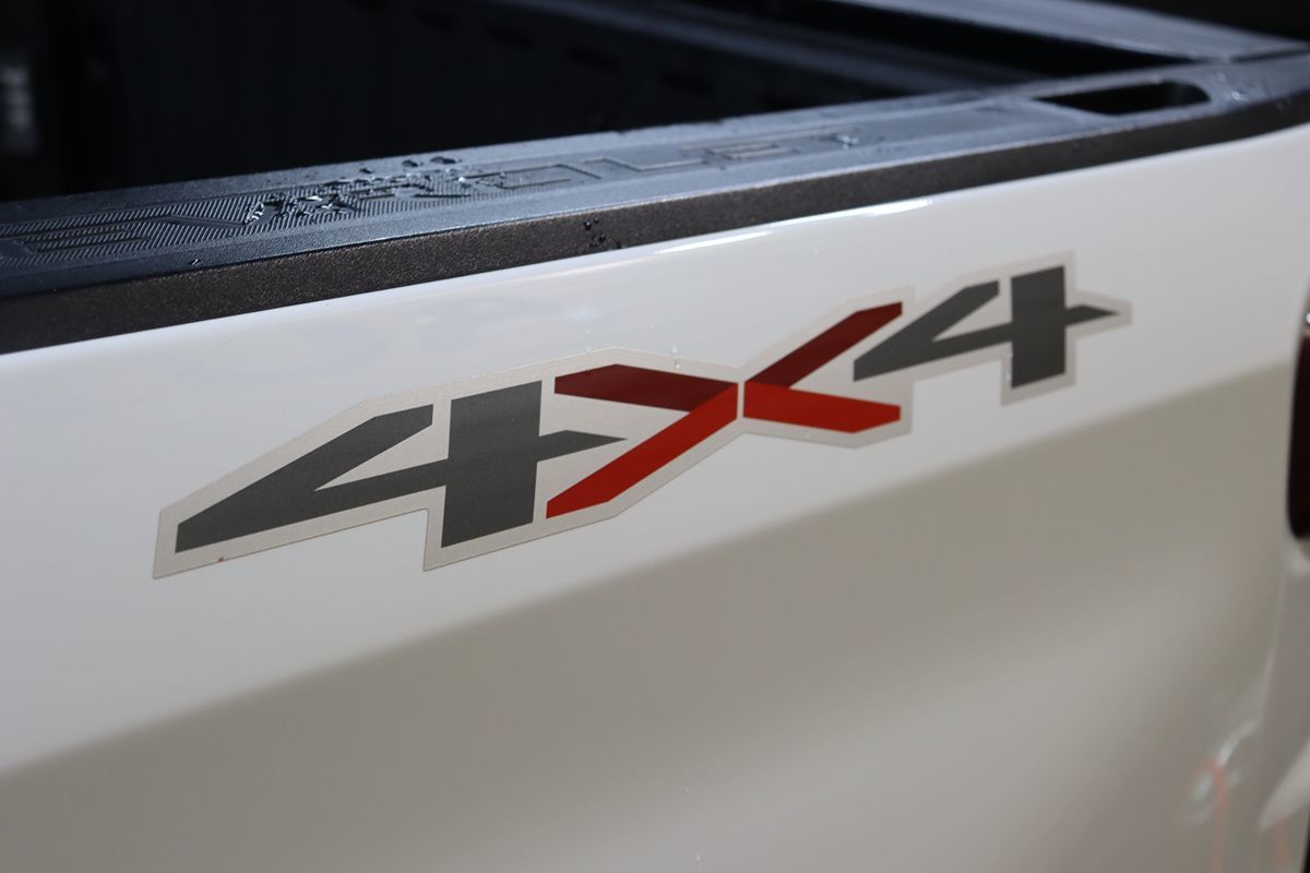 2020 Chevrolet Silverado 1500 Custom photo 13