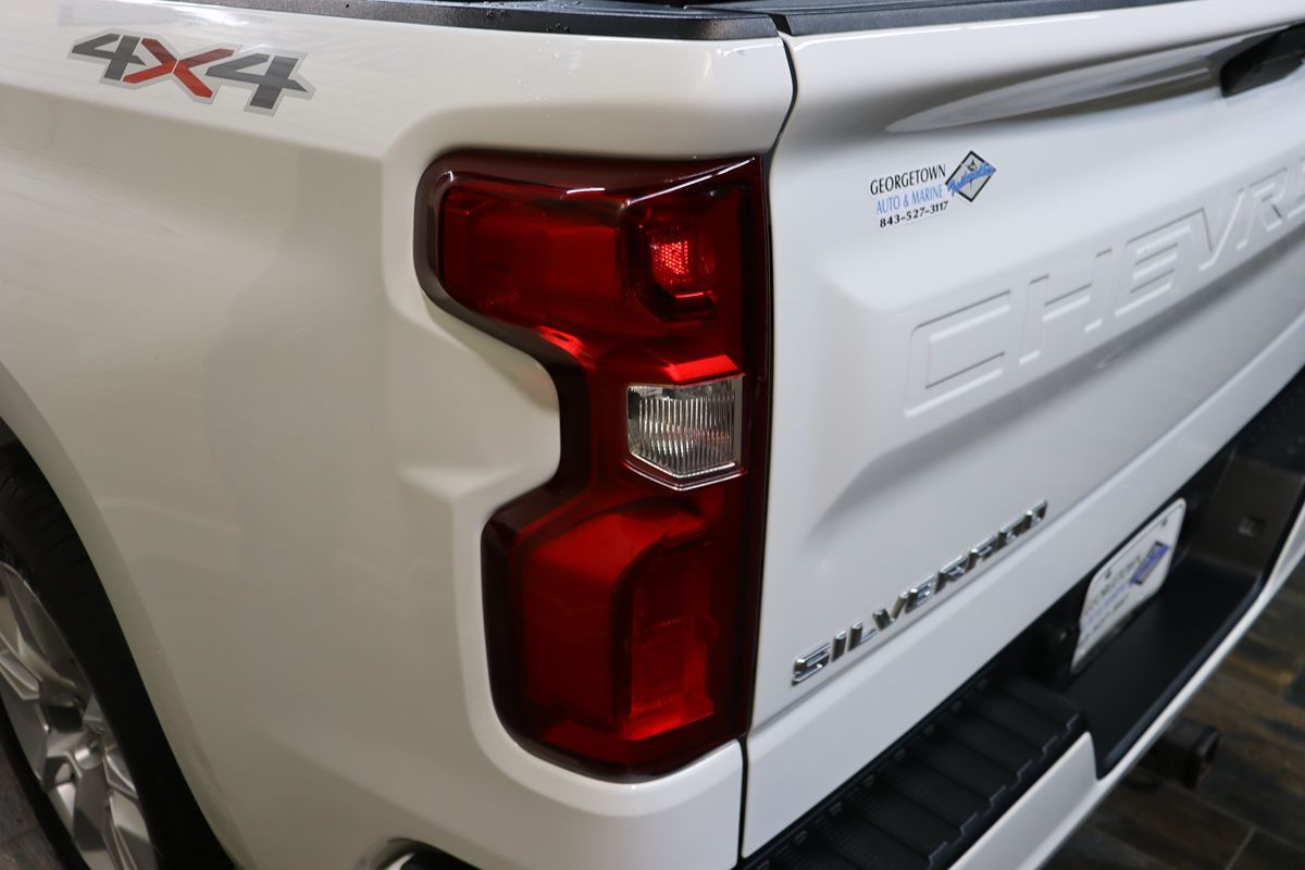 2020 Chevrolet Silverado 1500 Custom photo 14