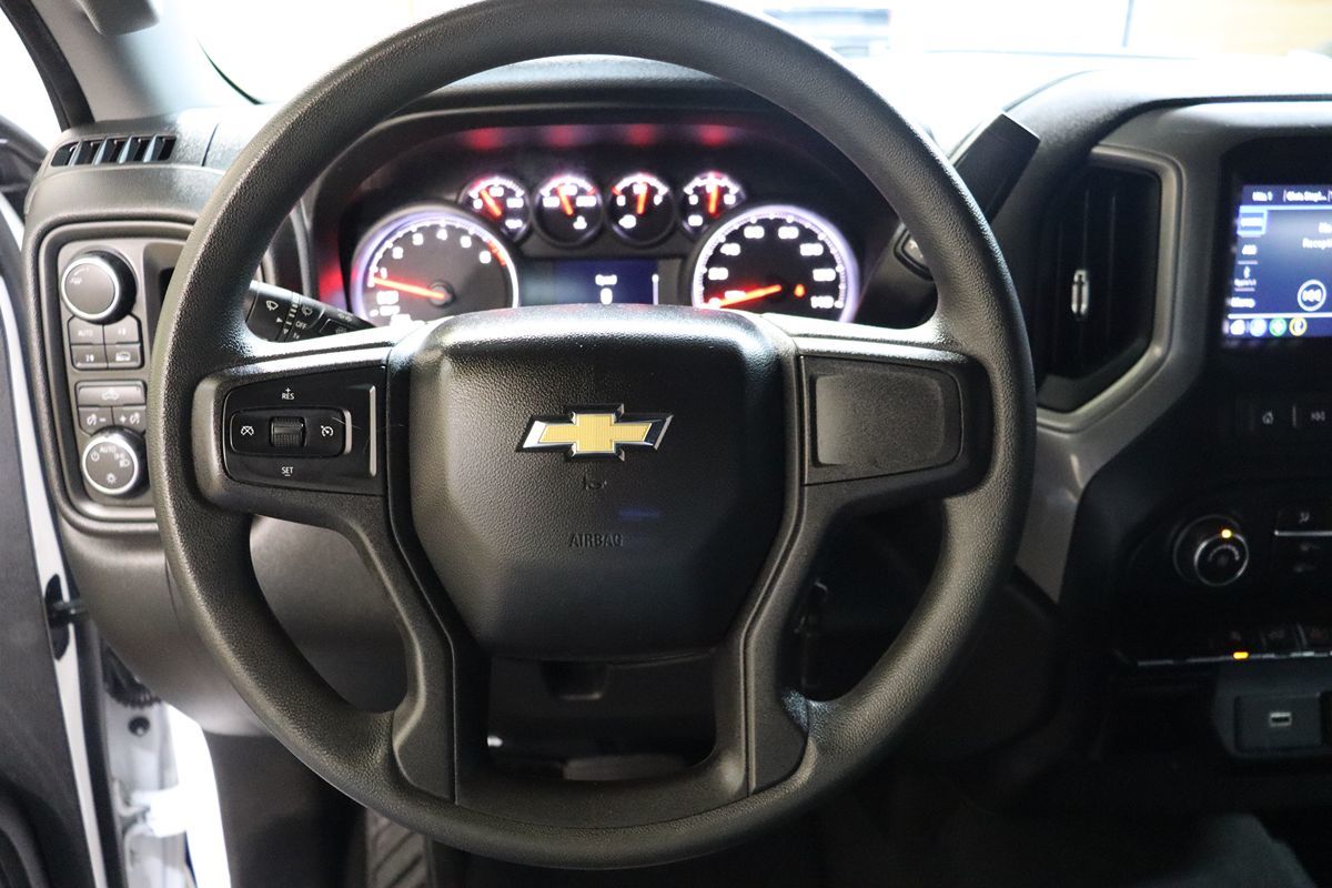 2020 Chevrolet Silverado 1500 Custom photo 29