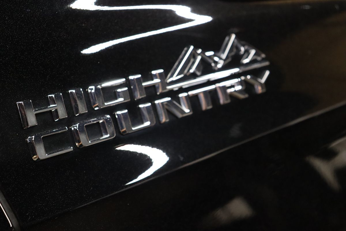 2023 Chevrolet Tahoe High Country photo 8