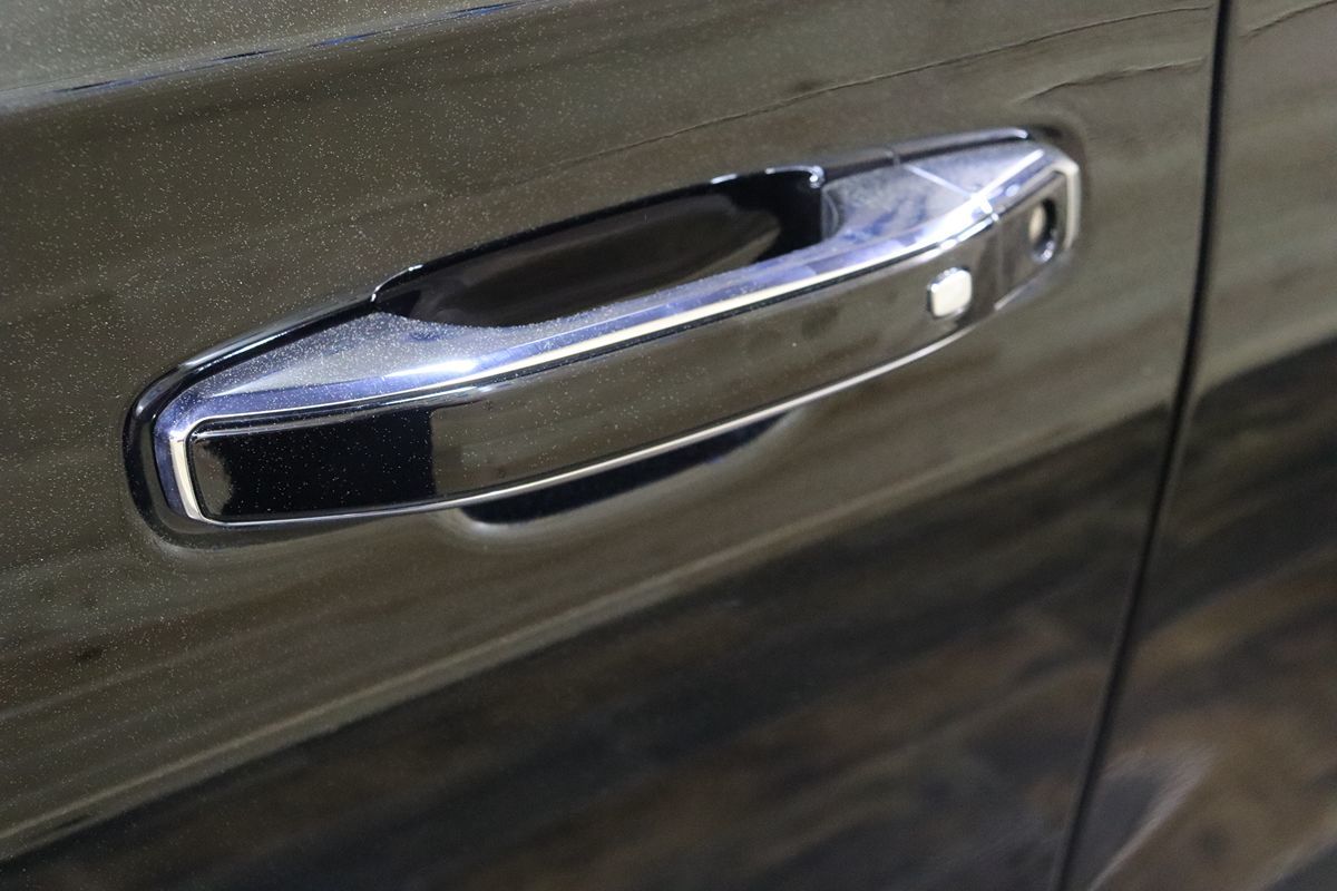 2023 Chevrolet Tahoe High Country photo 12
