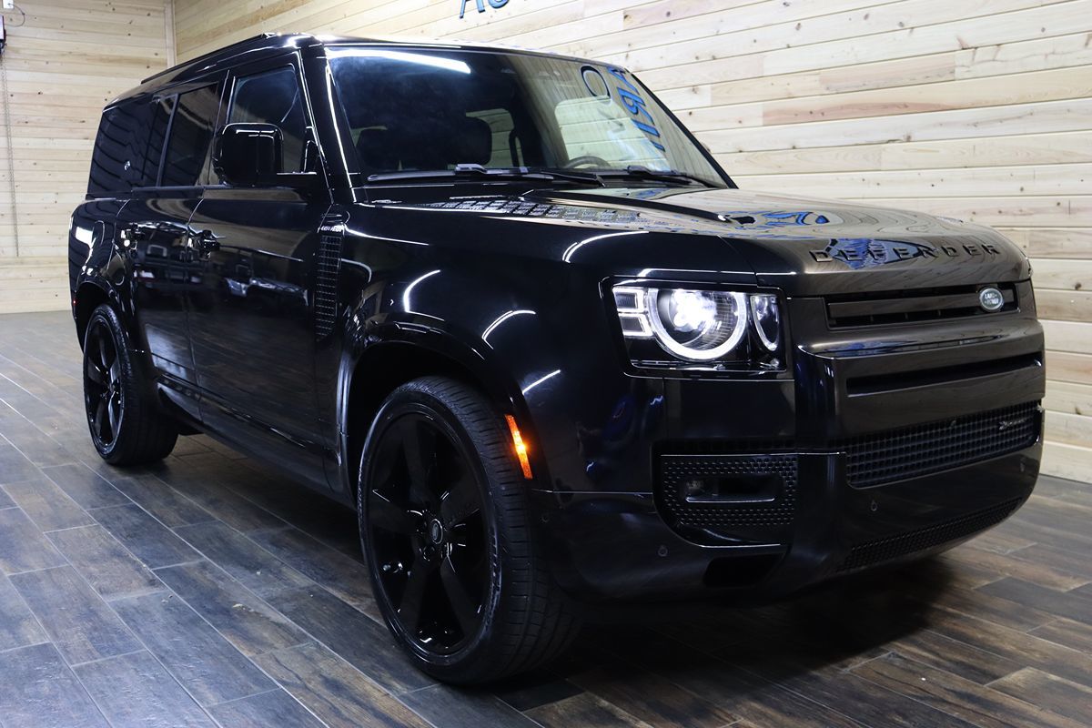 2023 Land Rover Defender X-Dynamic SE photo 2