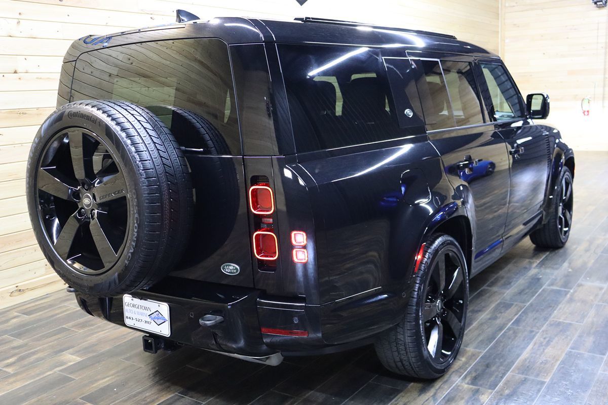 2023 Land Rover Defender X-Dynamic SE photo 3