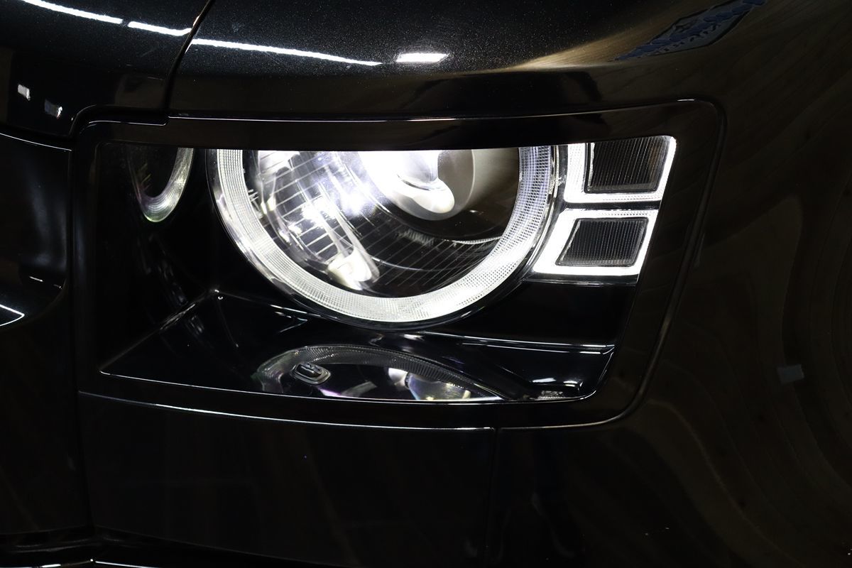 2023 Land Rover Defender X-Dynamic SE photo 15