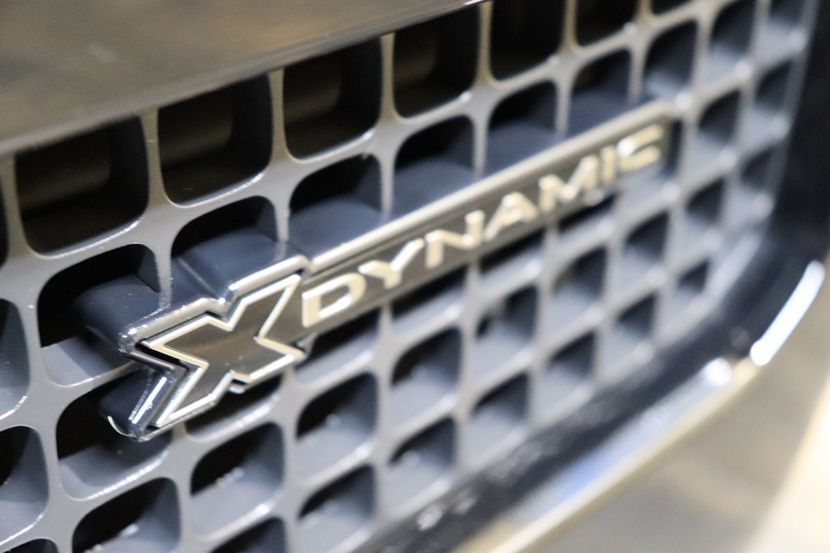 2023 Land Rover Defender X-Dynamic SE photo 17