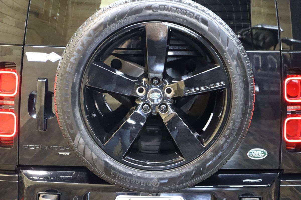 2023 Land Rover Defender X-Dynamic SE photo 22
