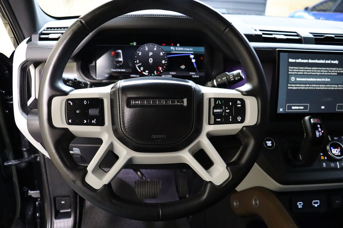 2023 Land Rover Defender X-Dynamic SE photo 36