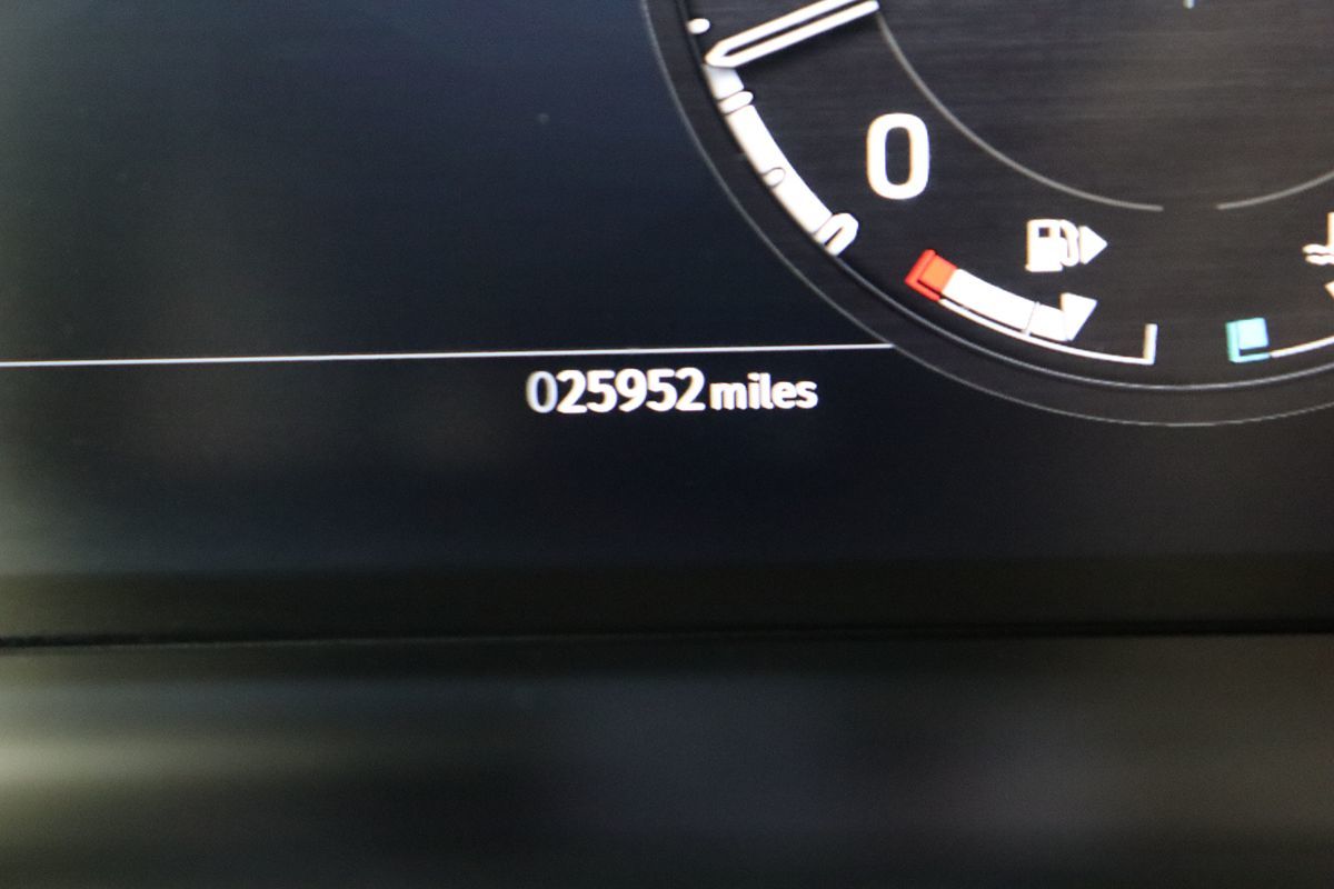 2023 Land Rover Defender X-Dynamic SE photo 40