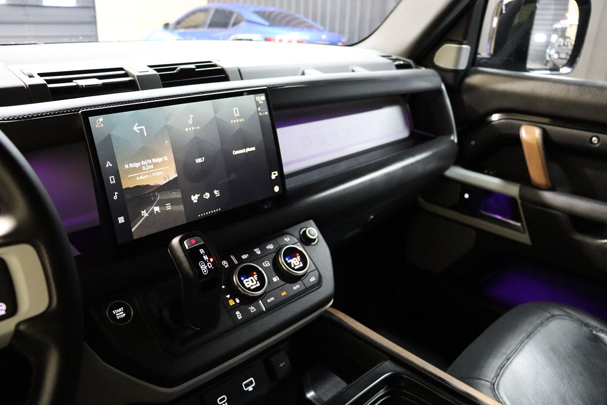 2023 Land Rover Defender X-Dynamic SE photo 48