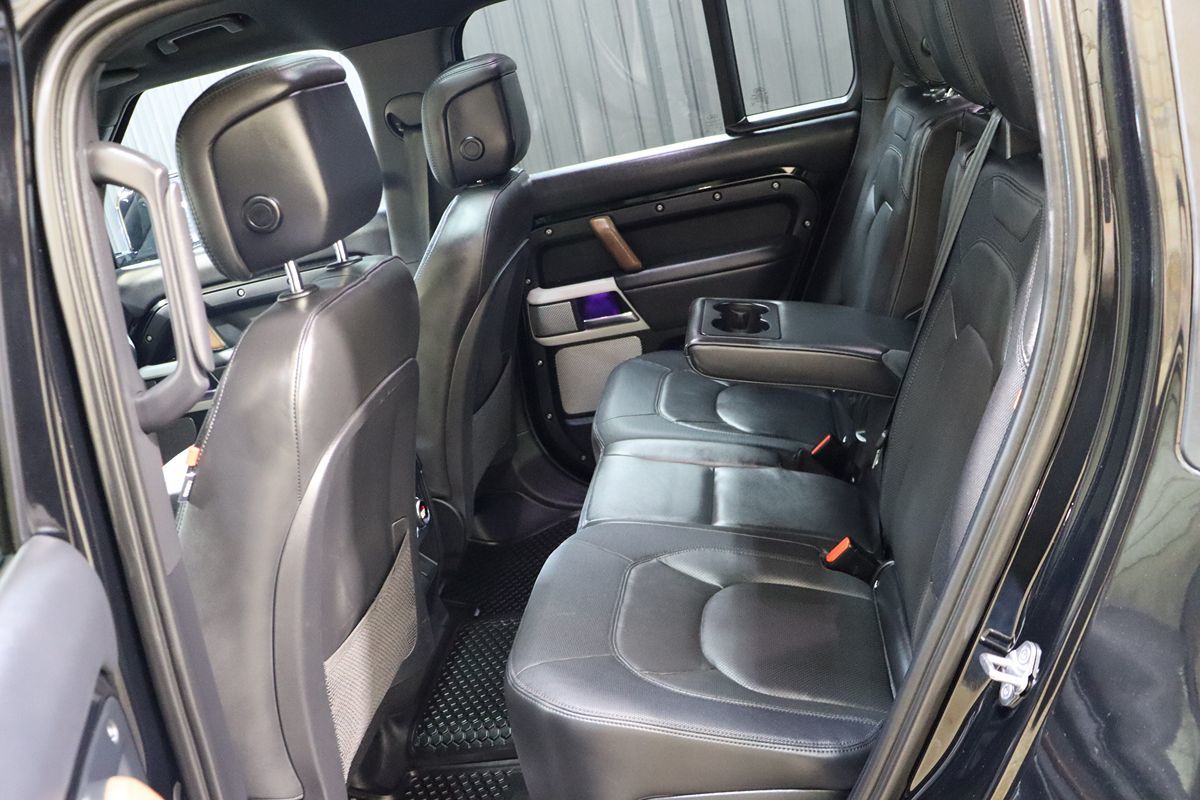 2023 Land Rover Defender X-Dynamic SE photo 50