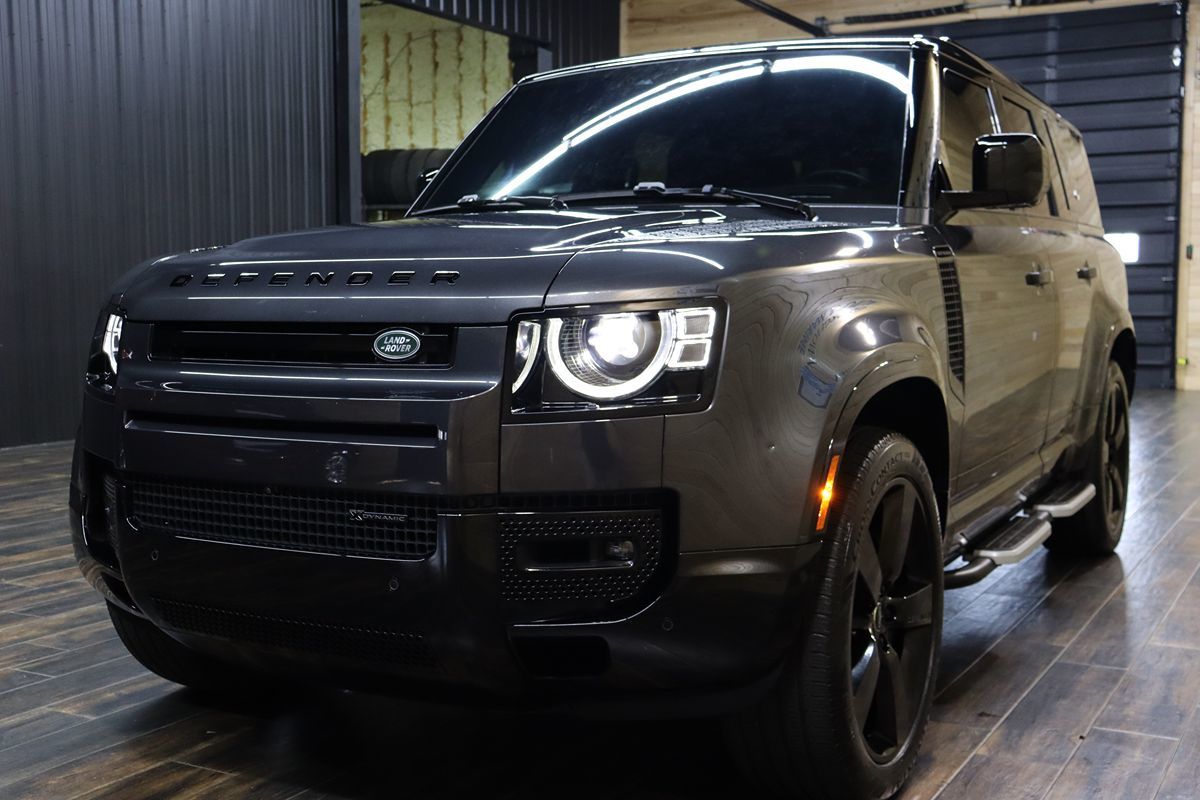 2023 Land Rover Defender X-Dynamic SE photo 6