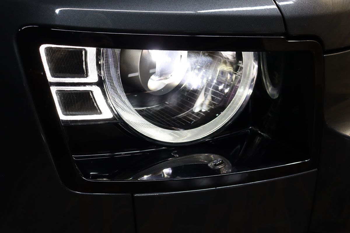 2023 Land Rover Defender X-Dynamic SE photo 11