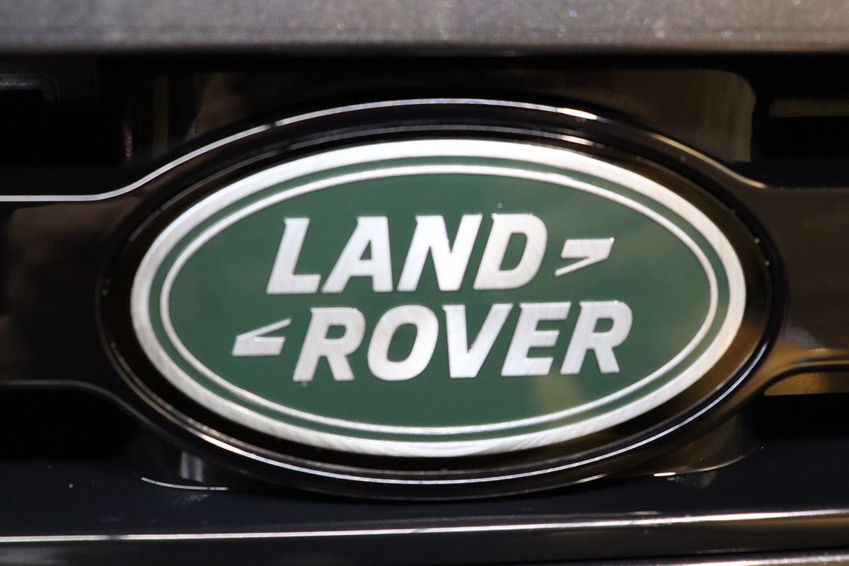 2023 Land Rover Defender X-Dynamic SE photo 14