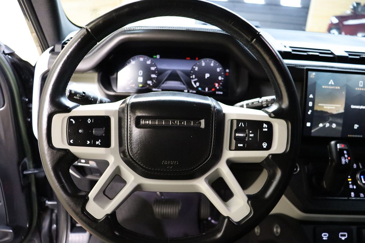2023 Land Rover Defender X-Dynamic SE photo 33