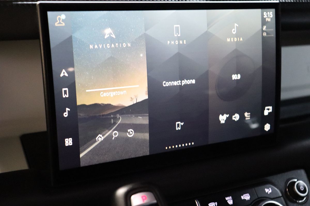 2023 Land Rover Defender X-Dynamic SE photo 42