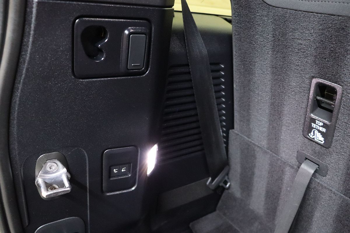 2023 Land Rover Defender X-Dynamic SE photo 55