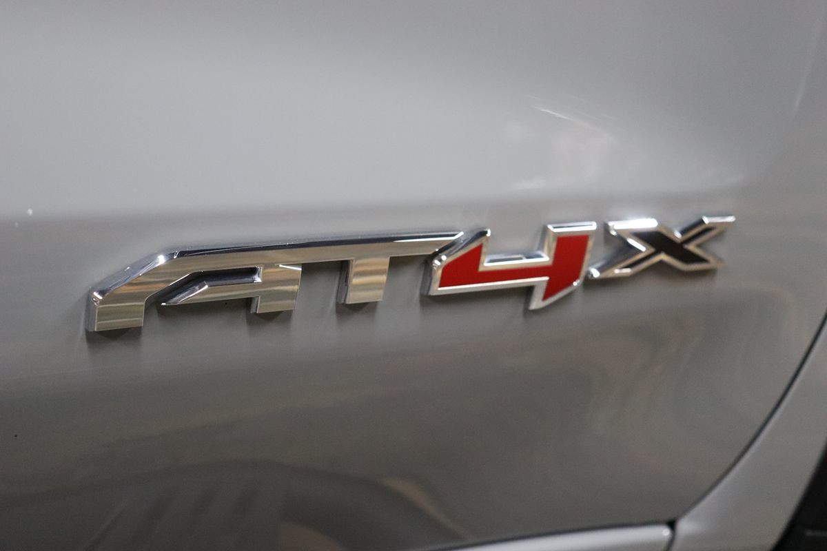 2024 Gmc Sierra 1500 AT4X photo 9