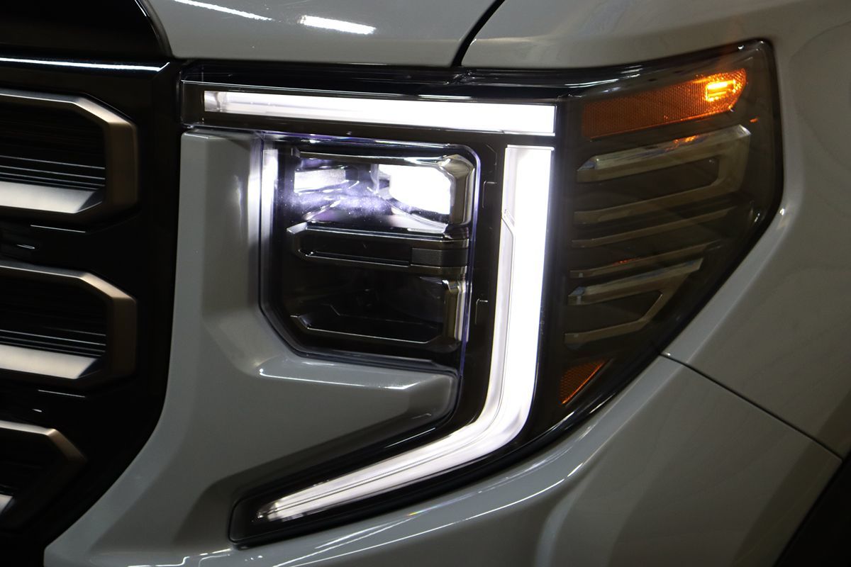 2024 Gmc Sierra 1500 AT4X photo 12