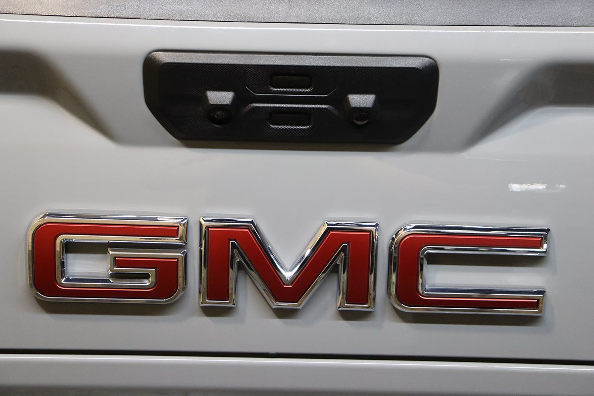2024 Gmc Sierra 1500 AT4X photo 23