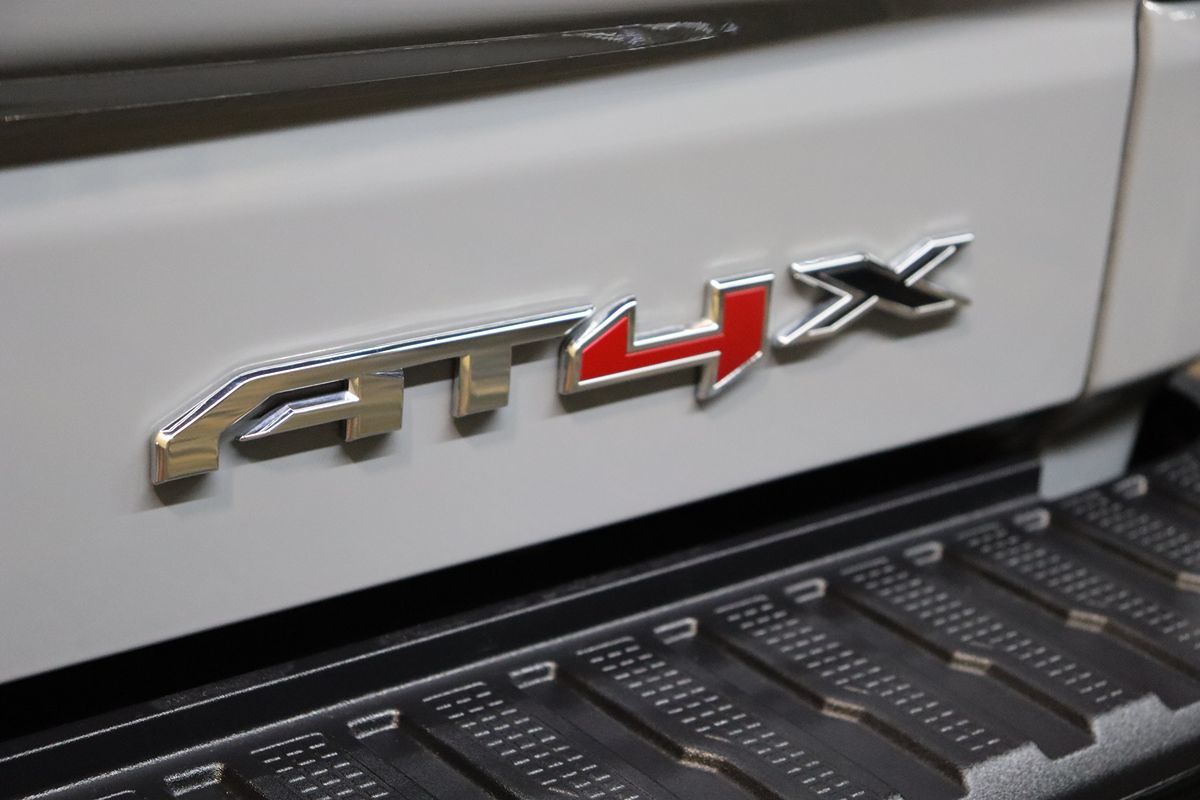 2024 Gmc Sierra 1500 AT4X photo 24