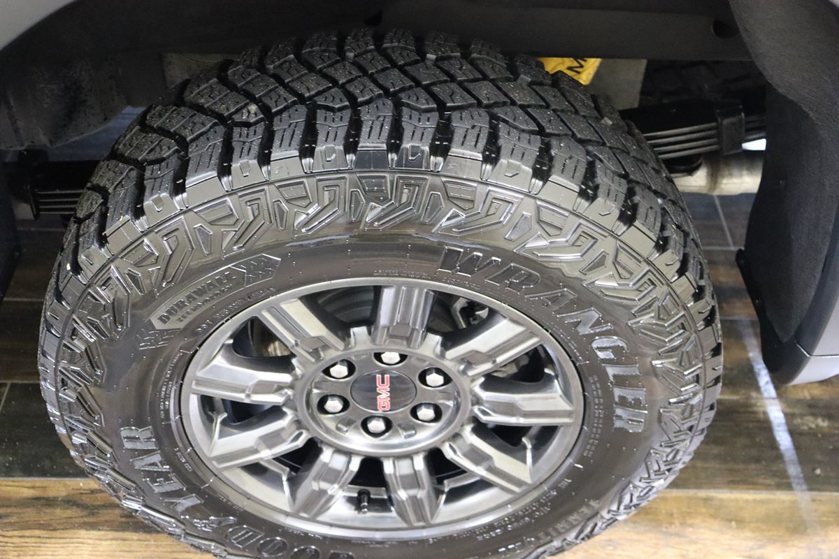 2024 GMC Sierra 1500 AT4X - Photo 39