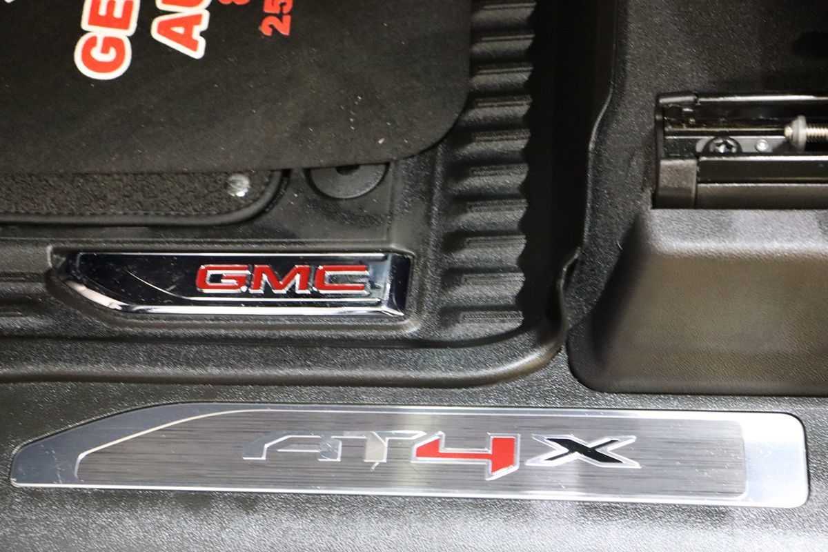 2024 Gmc Sierra 1500 AT4X photo 37