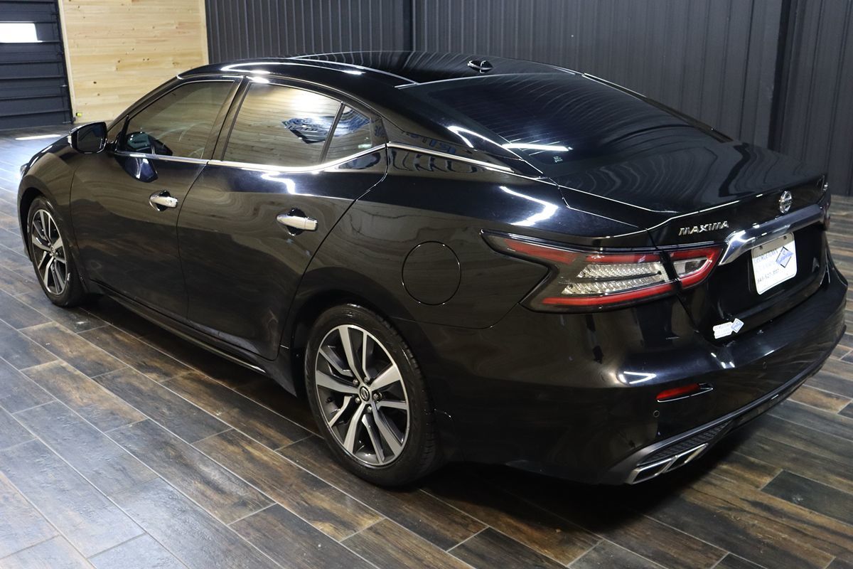 2019 Nissan Maxima SL photo 2